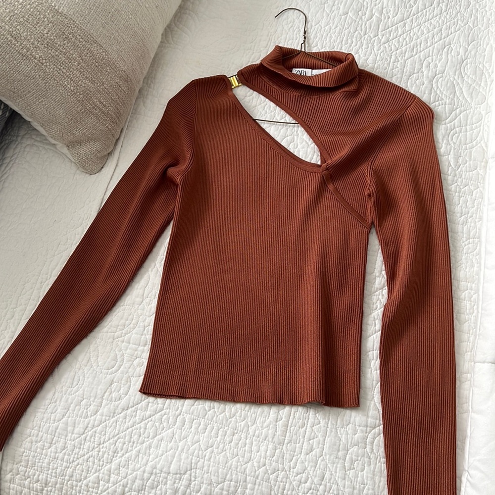 ZARA Knit Maroon Sweater with chest opening M